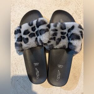 Capelli of New York Women's Leopard Faux Fur Slippers - Black and Gray